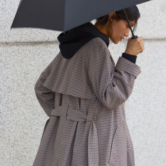 (SOLD) Everlane The Gathered Drape Trench in Plaid - Picture 2 of 14